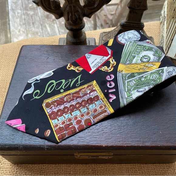 Nicole Miller "Vices" “Vice” Necktie Dated 1990 - Hand Sewn 100% Silk Tie - Picture 1 of 14
